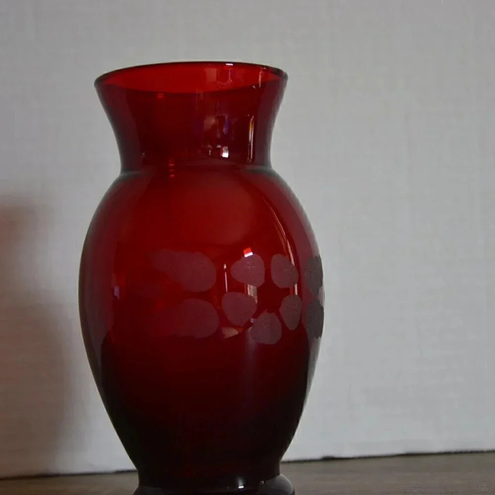 Ruby Red Glass Vase - Picture 5 of 5